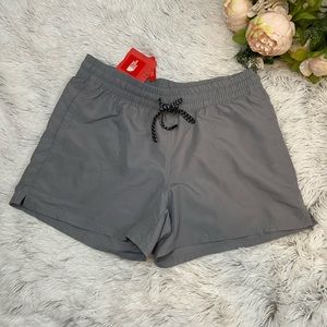 NwT The North Face Women’s Water Shorts Medium in Mid-Grey